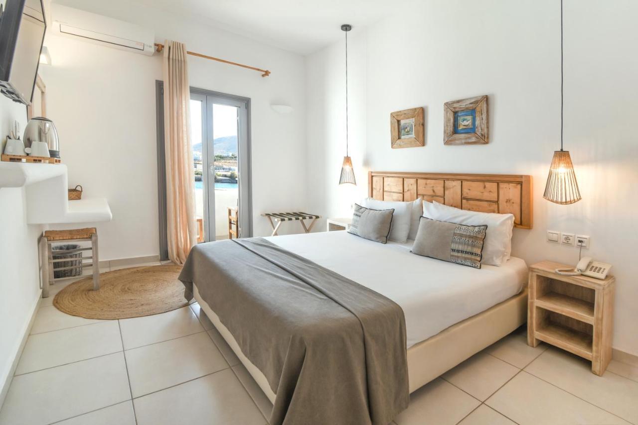 Готель Paros Bay Parasporos Екстер'єр фото